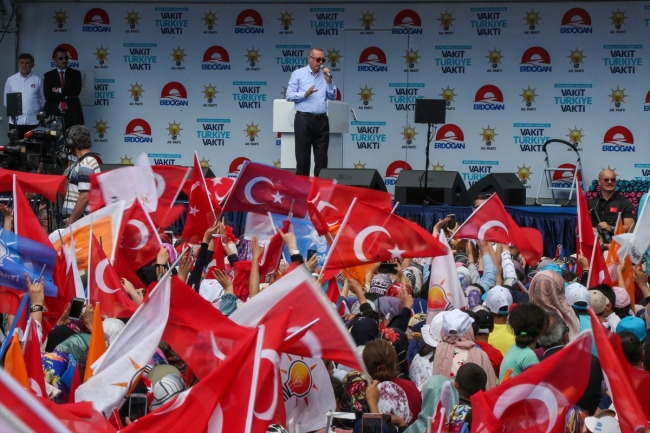Cumhurbaşkanı Erdoğan: Suriye’de kantonculuk oynayanlar derslerini birer birer alıyor